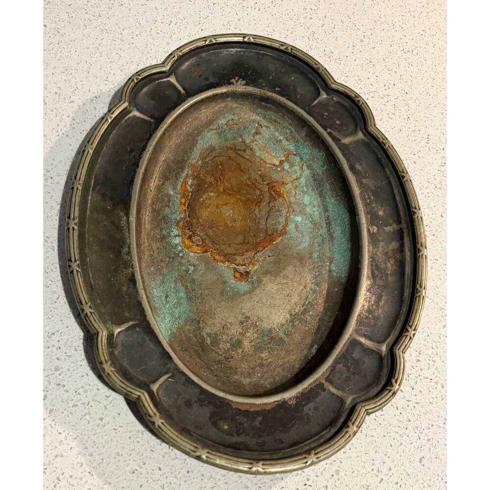 VTG WARNER BROS. STUDIOS PROP SILVER TRAY WITH UNIQUE DESIGN